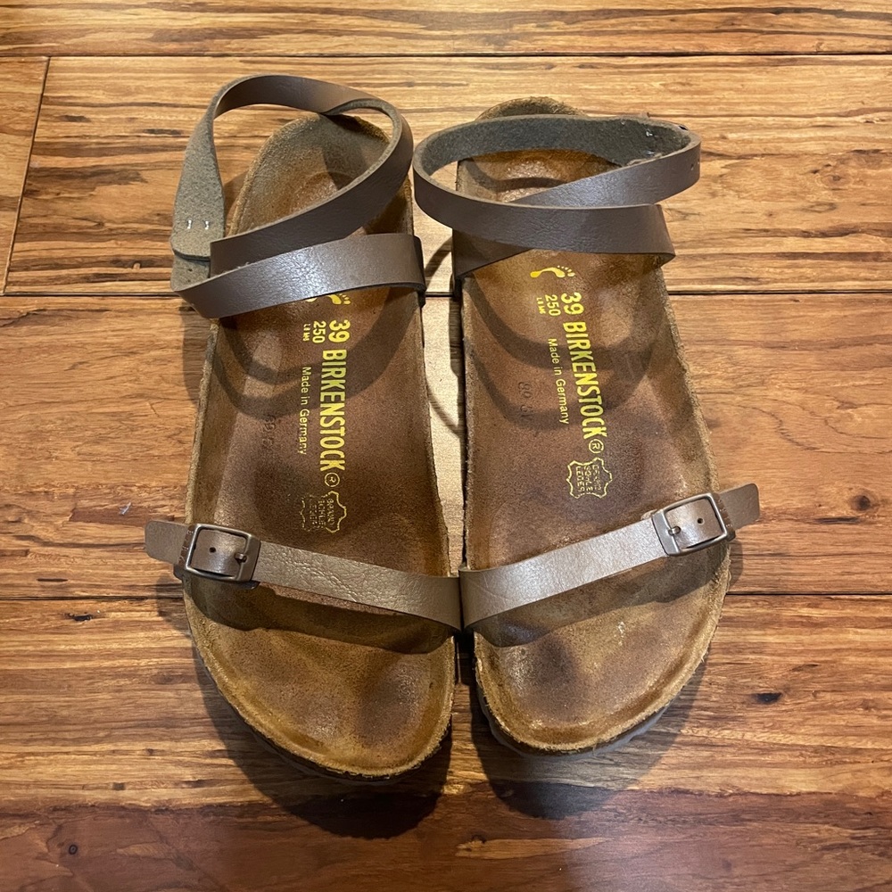 Womens Birkenstock Daloa Sandals